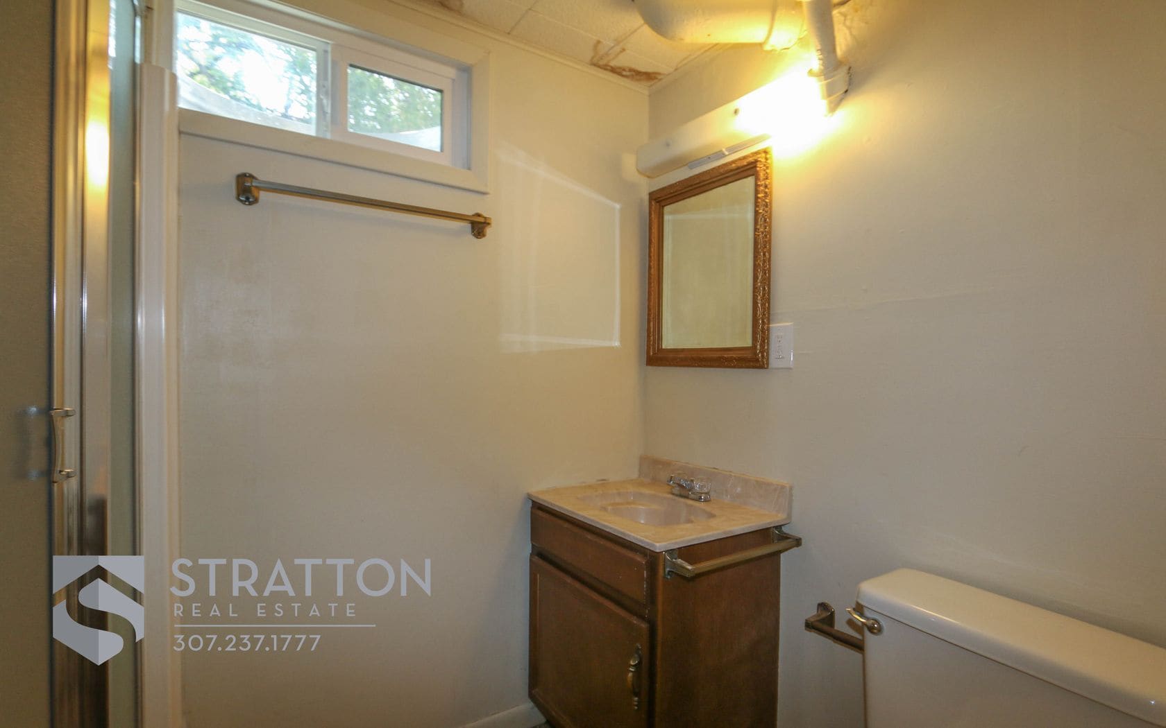 Building Photo - 2121 W Odell Ave