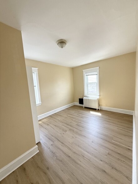Building Photo - 425 N Simpson St
