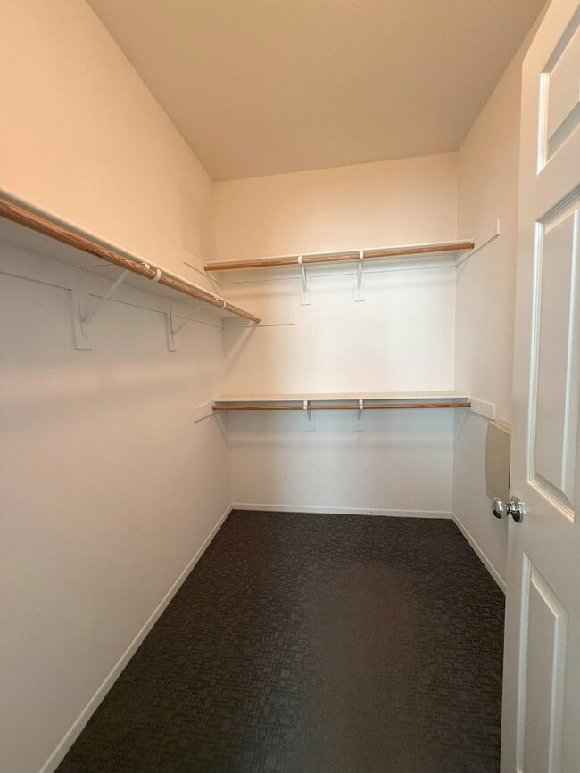 Building Photo - 956 Mira Lago Way