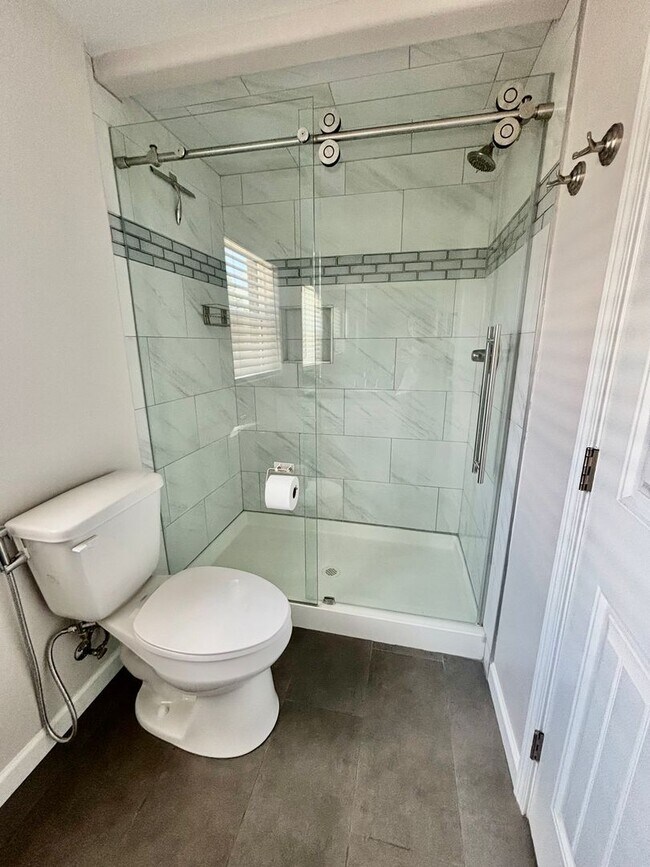 Building Photo - Beautiful 2100 sq ft Prescott home, 4 bed 2 bath with large upstairs loft on almost an acre of land!