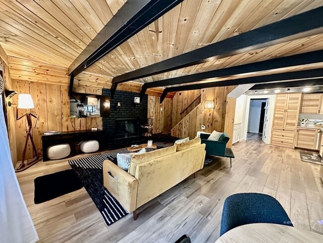 Building Photo - 25245 Rosaline Rd