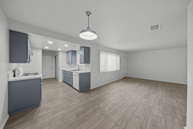 Building Photo - Grove Street Apartments