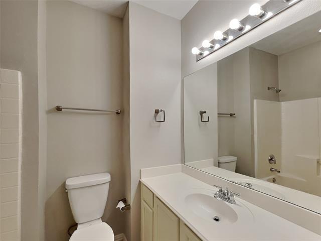 Building Photo - 2214 Frio Dr