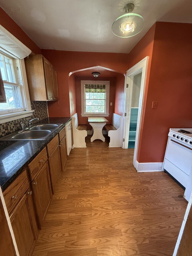 Building Photo - 2417 E Ave NE