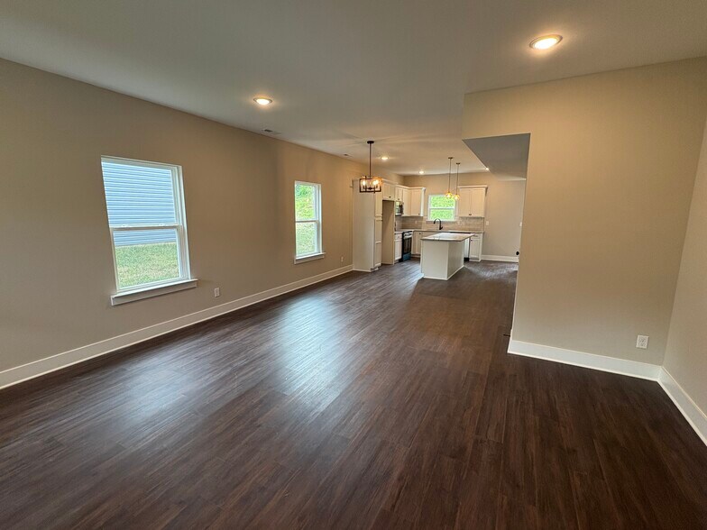 Building Photo - 4683 Heiskell Dr