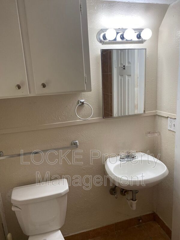 Building Photo - 3132 Greene Ave