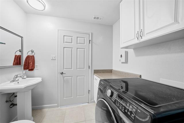 Building Photo - 3313 Overland Dr