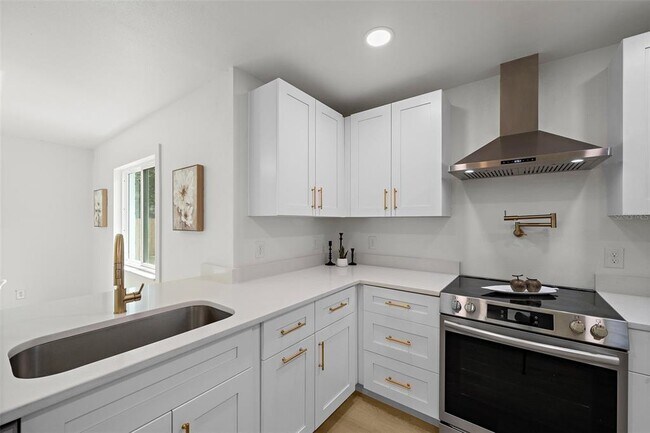 Building Photo - 5028 Cardinal Dr