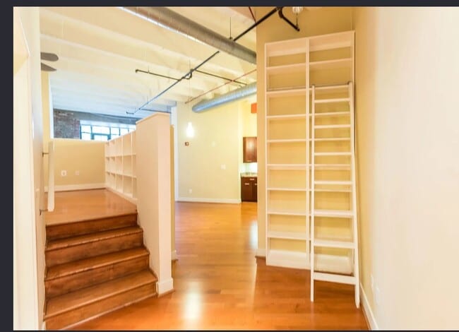 Building Photo - 1701 Kalorama Rd NW