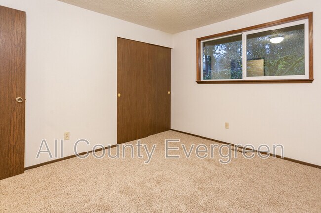 Building Photo - 5805 48th Ave E