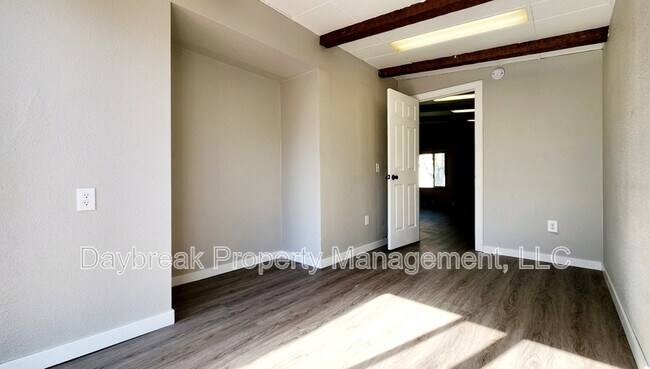 Building Photo - 729 14th St N