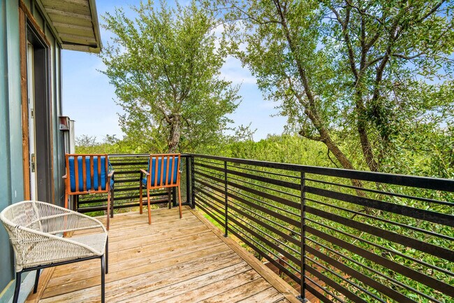 Building Photo - 9801 Mor Dr