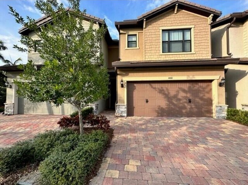 Primary Photo - 4460 San Fratello Cir