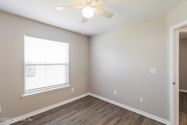 Building Photo - 12919 Chets Creek Dr N