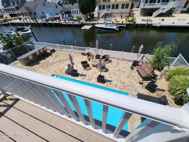 Building Photo - 18 Halsey Dr