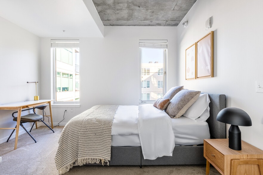 Building Photo - 1557 Logan St