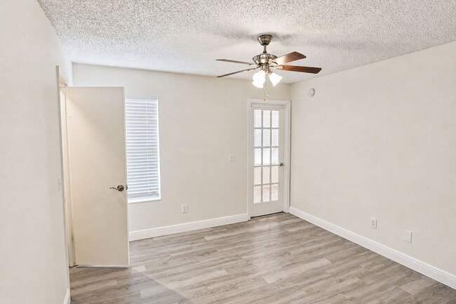 Building Photo - 5156 Conroy Rd