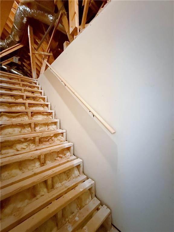 Building Photo - 636 Royal Crest Ct