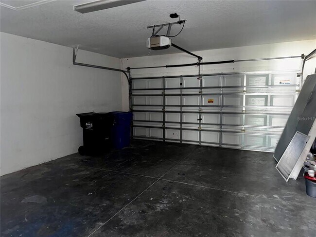 Building Photo - 2120 Song Sparrow Ct