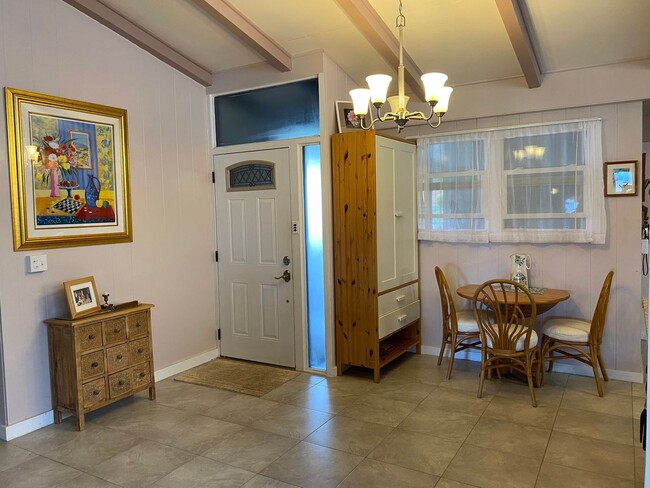 Building Photo - Kaumana Terrace Fully Furnished & Pet Frie...
