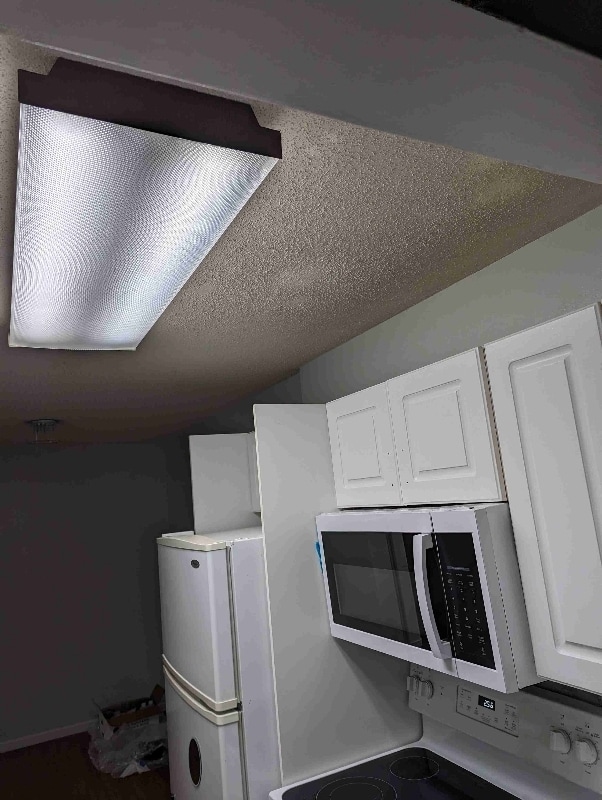 Building Photo - 4407 Wilshire Blvd