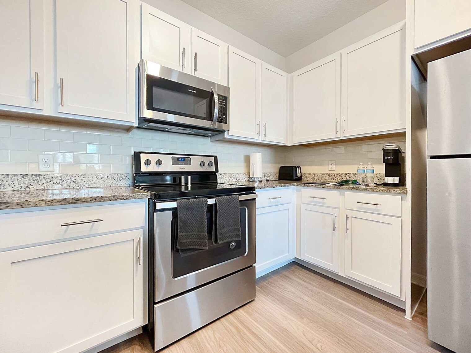 Building Photo - 1222 4th Ave E