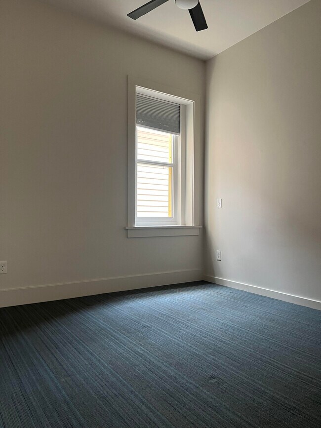 Building Photo - 148 W Broadway St