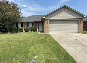 Building Photo - 4530 Graham Dr