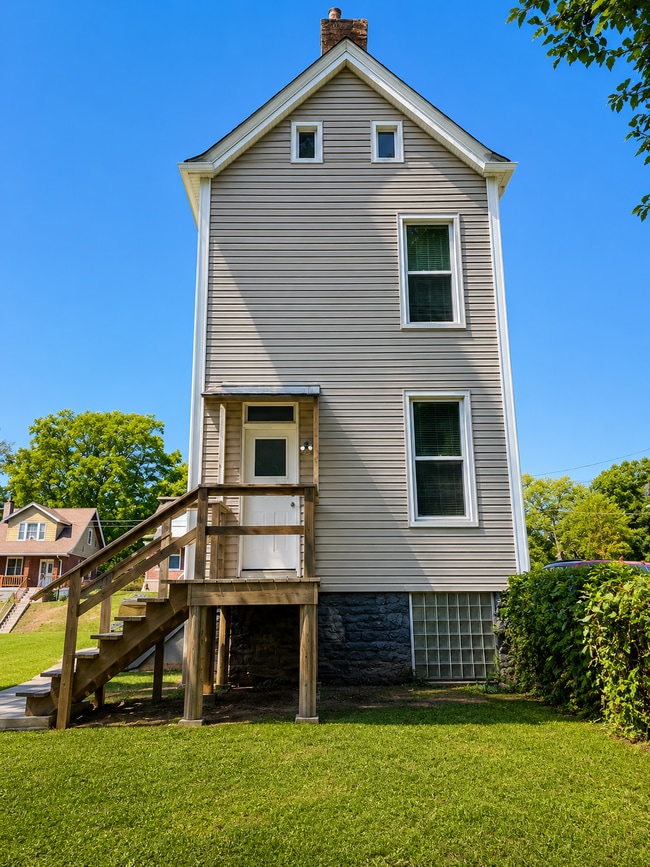 Building Photo - 1030 Seton Ave