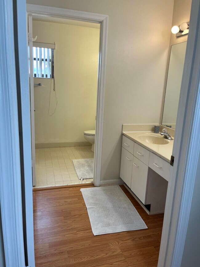 Building Photo - 1731 Shoreside Cir