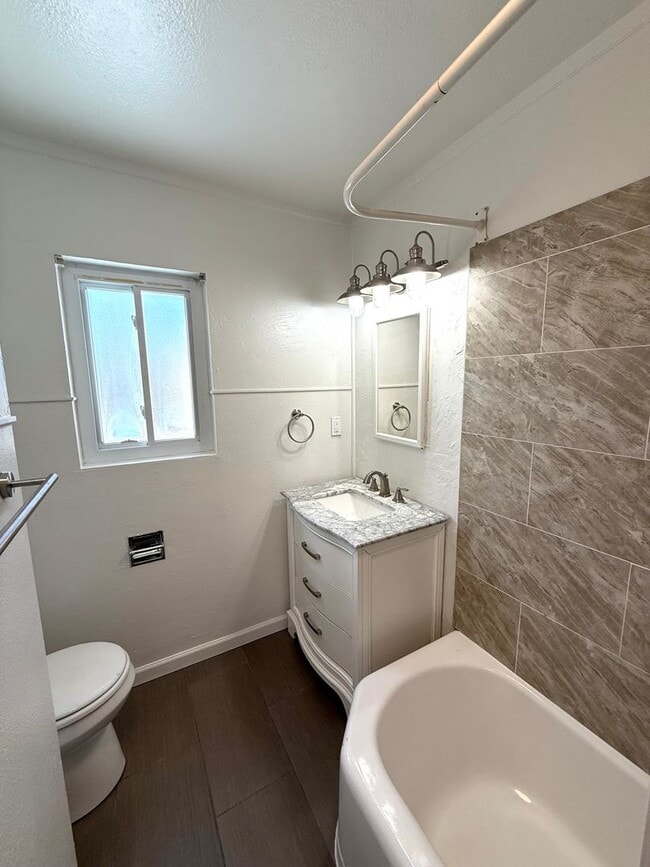 Building Photo - 1431 Johnston Ave