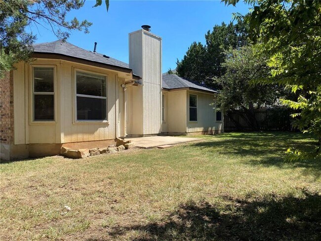 Building Photo - 1707 Timberwood Dr