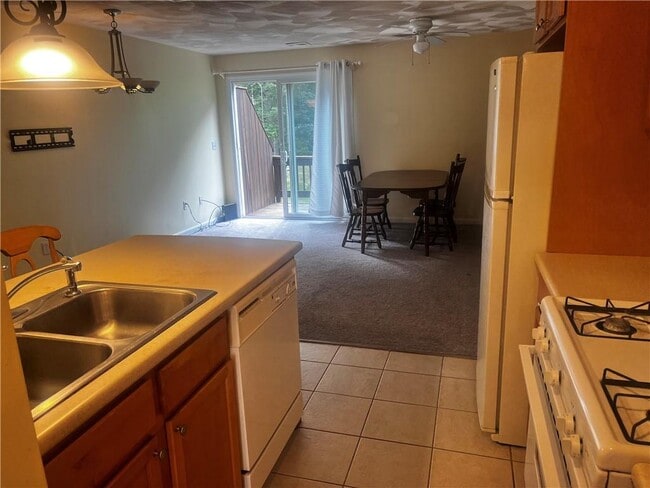 Building Photo - 107 Rocky Brook Way