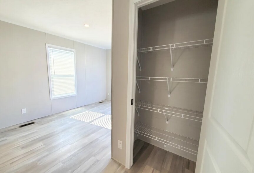 Building Photo - 9270 Windjammer Dr