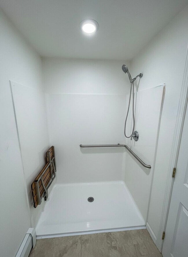 Building Photo - Lakefront 3-Bedroom Home with Dock & Stunning Views