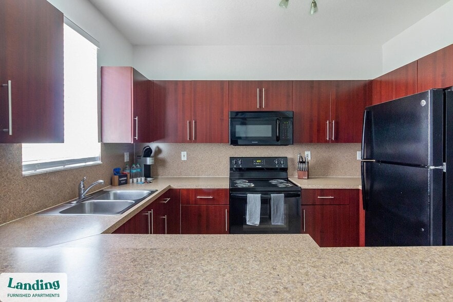 Building Photo - 1140 SE 24th Rd