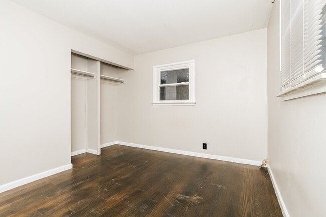 Building Photo - 1715 Monterey Ct