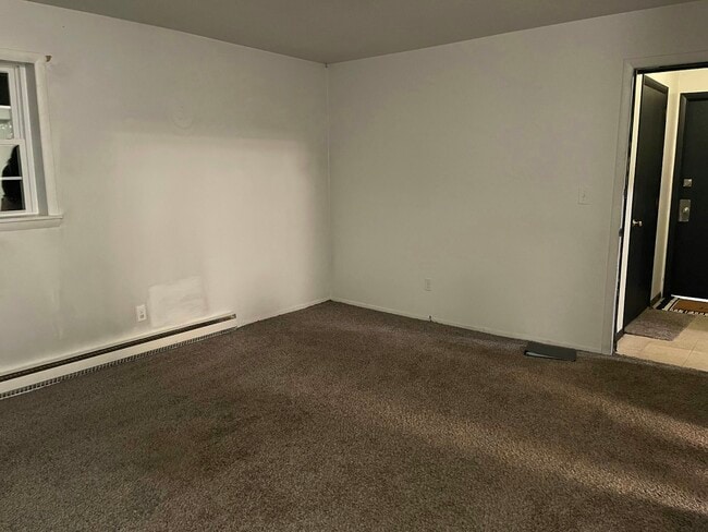 Building Photo - 15 S Park Row