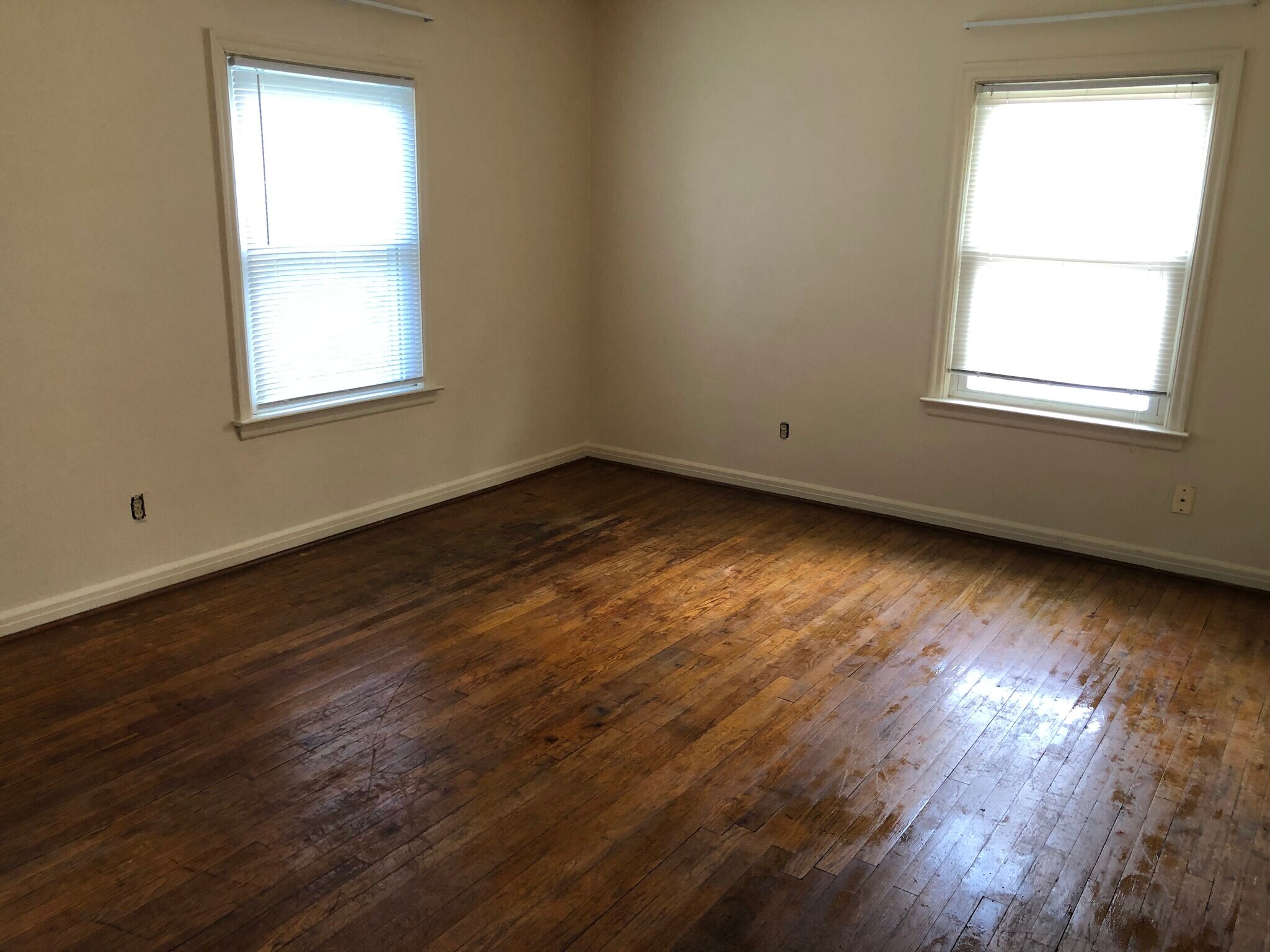 Building Photo - 2889 Bellwood Ave