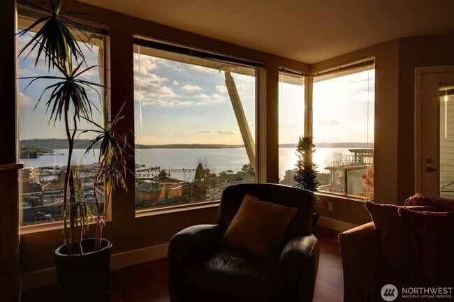 Building Photo - 2Bd/2Ba Kirkland Condo