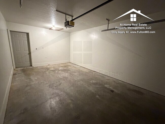 Building Photo - 2633–2635 Gates Boulevard