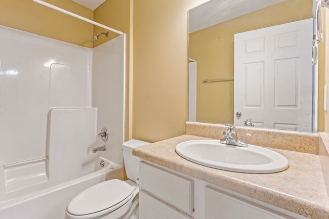 Building Photo - 108 Gray Ave Unit C