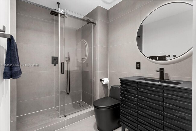 Building Photo - 1700 Meridian Ave