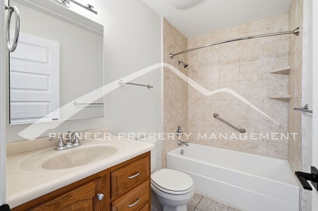 Building Photo - 655 S Xenon Ct