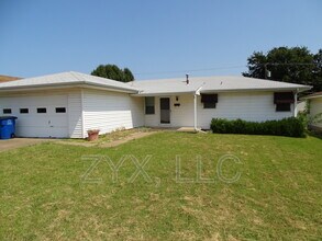 Building Photo - 4829 S Lawton Ave