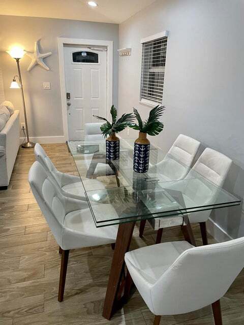 Building Photo - 601 N E St