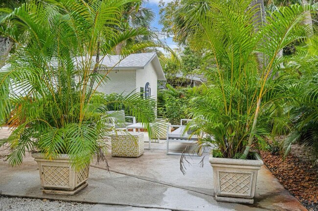 Building Photo - 5301 N Flagler Dr