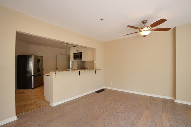 Building Photo - Price Improvement!!!! CLOSE TO SPELMAN, CL...