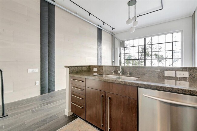 Building Photo - 350 11th Ave