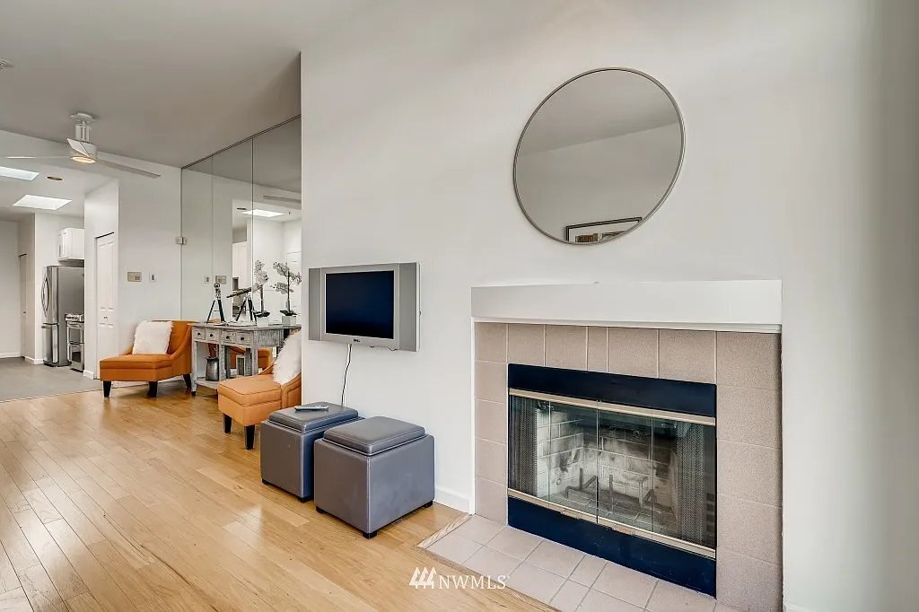 Building Photo - 1504 Aurora Ave N
